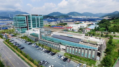 김해시 의생명 산업을 지원하는 의생명센터.
