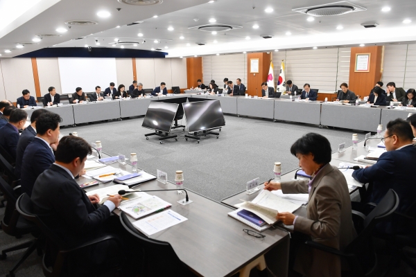﻿부산시는 22일 시청 영상회의실에서 박형준 시장 주재로 '2025년 국비확보 추진상황 보고회'를 개최했다.